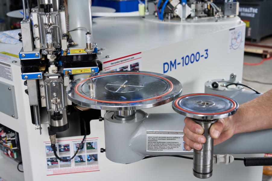 Полуавтоматический кромкооблицовочный станок DELTAMACHINERY DM-1000-3 фото 8